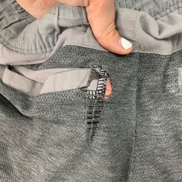 Lululemon Shorts Men L Large Ash Graphite Elastic Waist Athleisure Comfort *READ - Picture 8 of 11